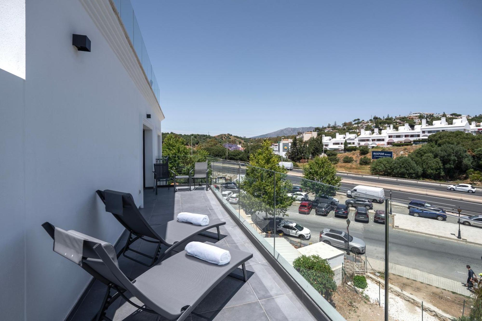 The Orange House Boutique Hotel And Upstairs Rooftop Bar Center Of La Cala De Mijas 100M From The Beach Eksteriør billede