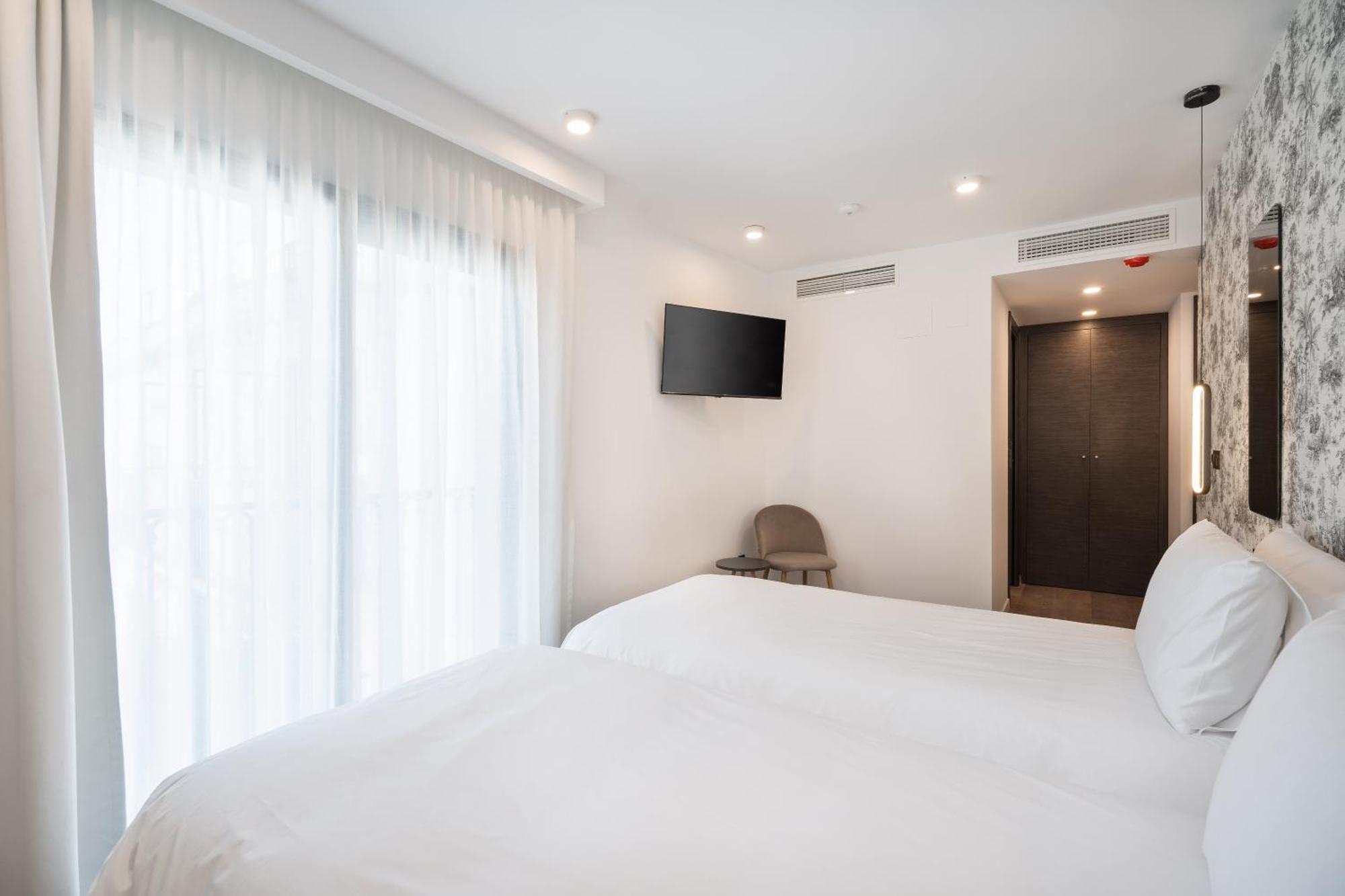 The Orange House Boutique Hotel And Upstairs Rooftop Bar Center Of La Cala De Mijas 100M From The Beach Eksteriør billede
