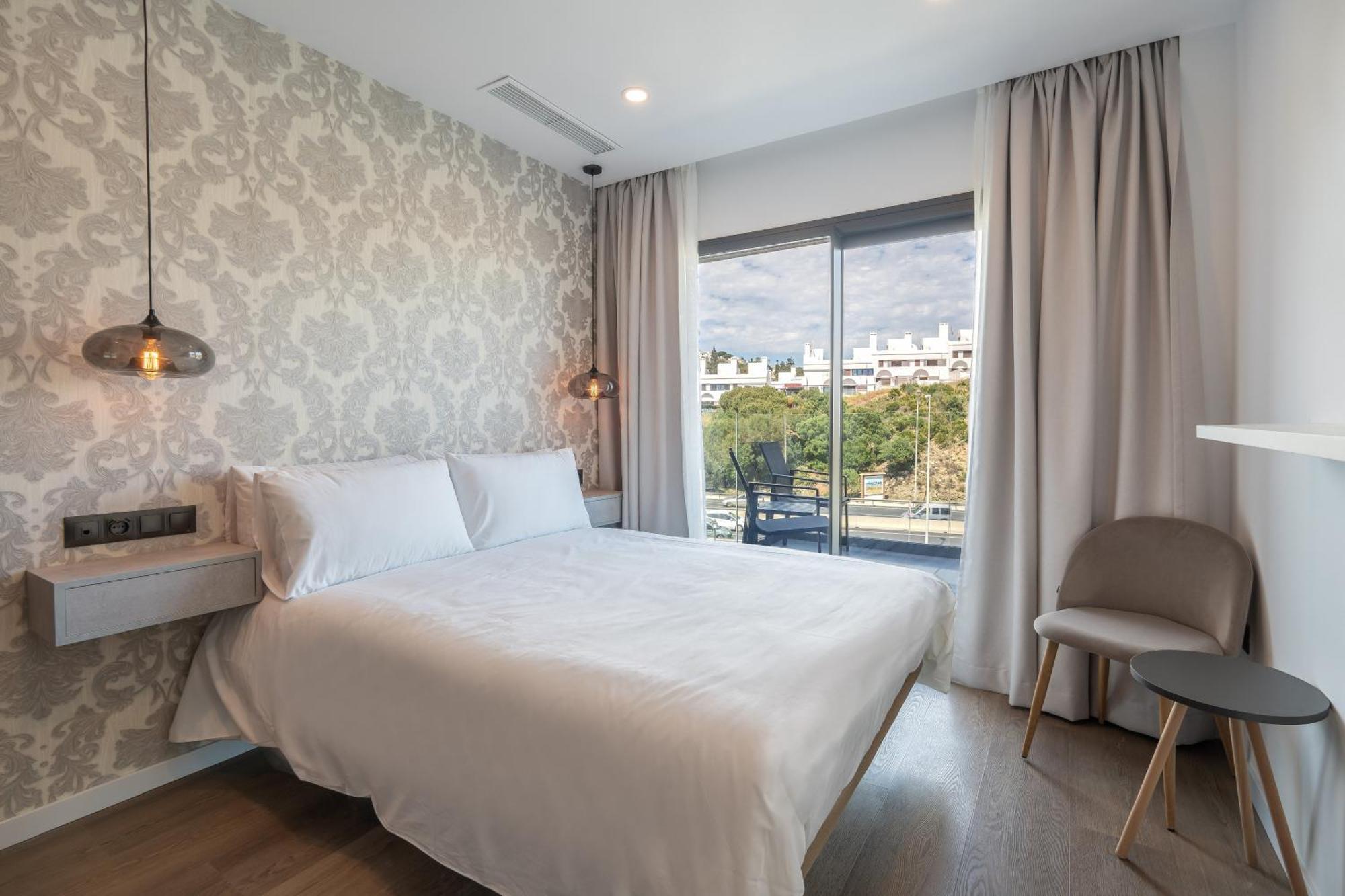 The Orange House Boutique Hotel And Upstairs Rooftop Bar Center Of La Cala De Mijas 100M From The Beach Eksteriør billede