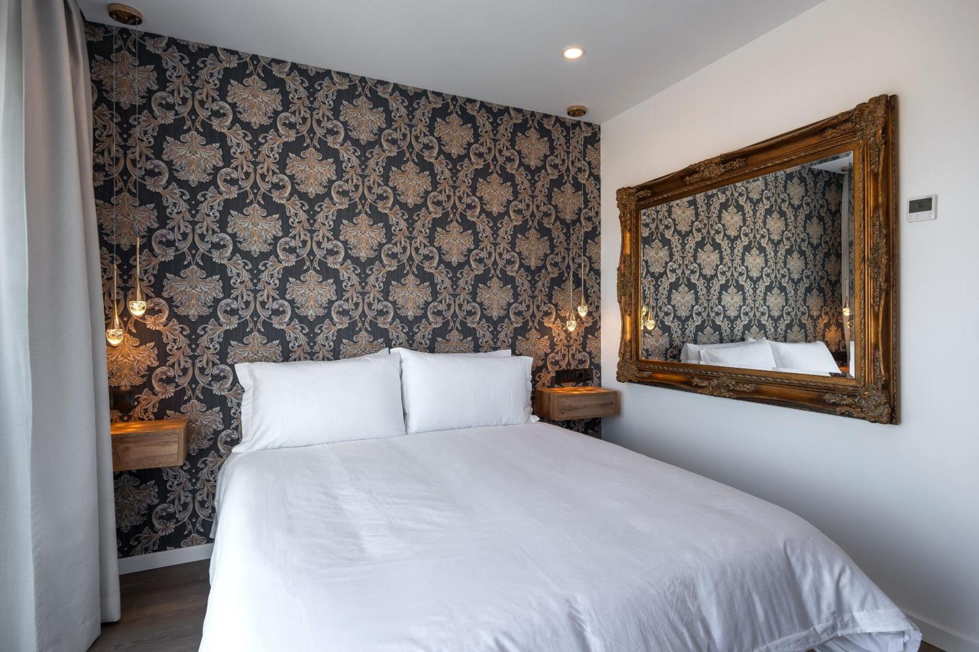 The Orange House Boutique Hotel And Upstairs Rooftop Bar Center Of La Cala De Mijas 100M From The Beach Eksteriør billede